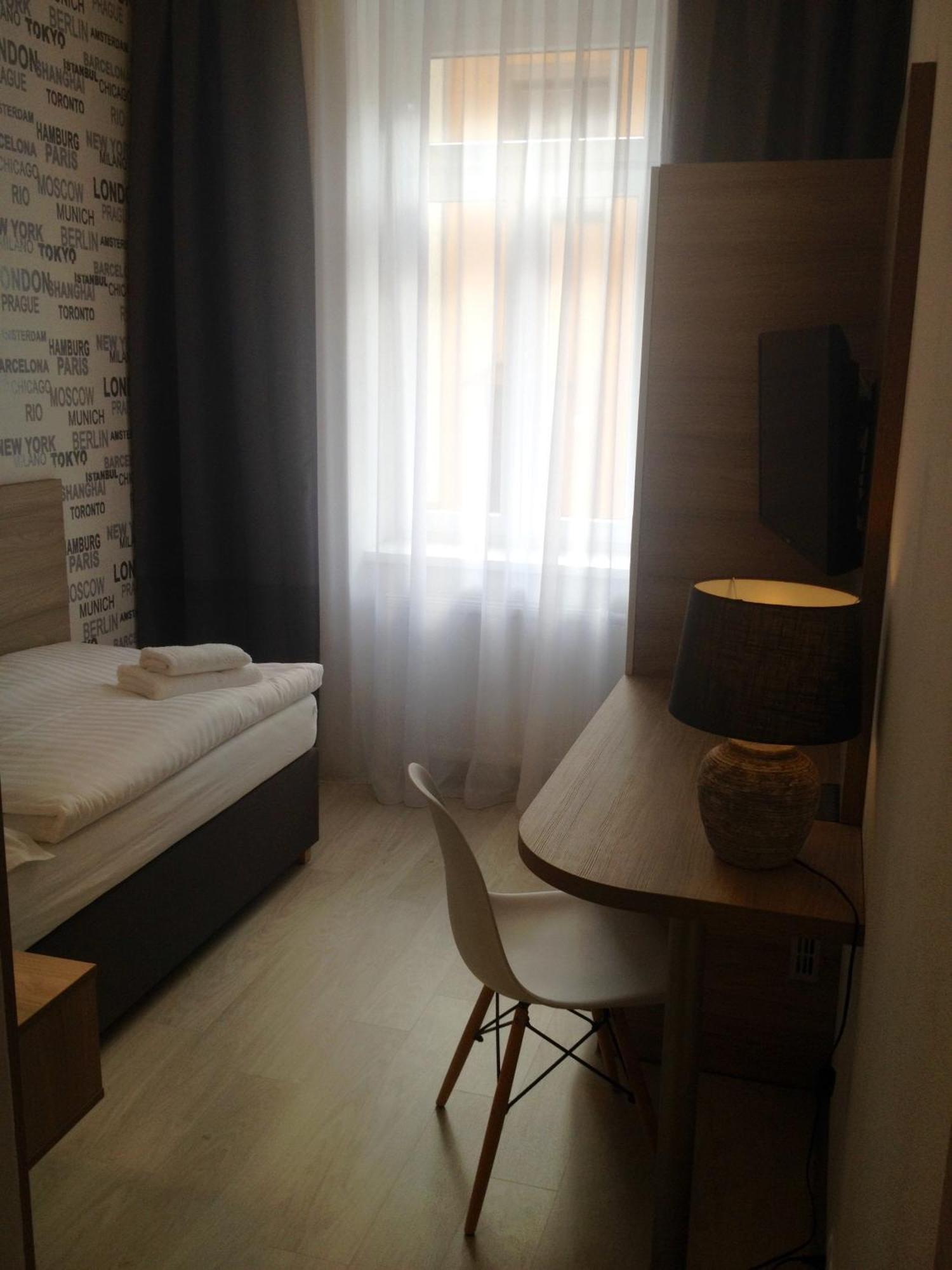 Pension Phoenix Hotel Znojmo Room photo